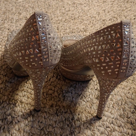 Swarovski Crystal Light Grey Silver heels - Picture 2 of 6
